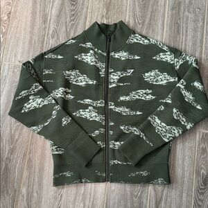 Gymshark Olive Camouflage adapt track jacket Like New/NWOT size XS